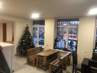 Хостелы All Seasons Hostelandtours Ереван Односпальная кровать в общем номере-10