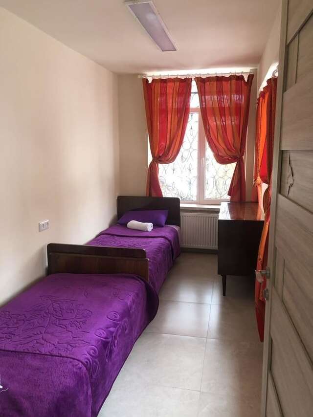 Хостелы All Seasons Hostelandtours Ереван-23