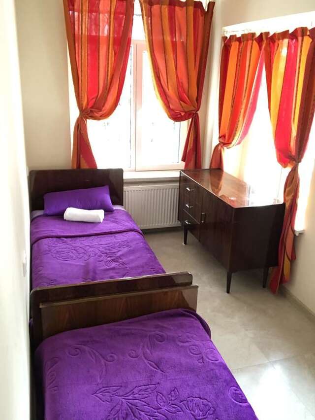 Хостелы All Seasons Hostelandtours Ереван-24